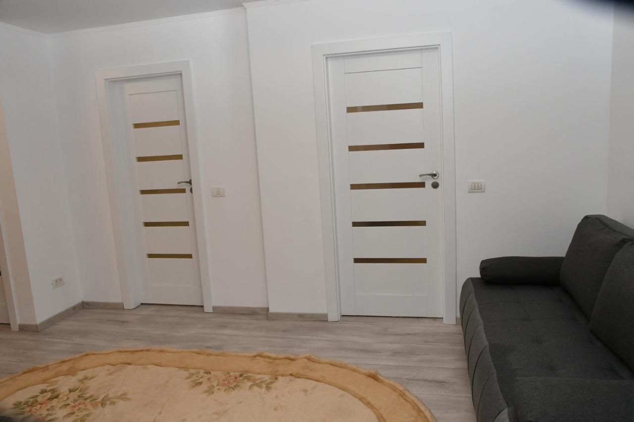 Toporasi Apartament Apartment Craiova Exterior photo